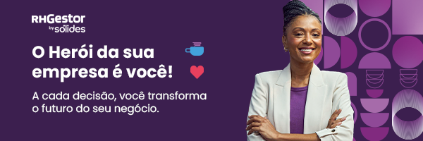 Mulher de braços cruzados e sorrindo em frente a elementos circulares em roxo e a direita do texto: “quem salva o RH do caos? O herói por trás da gestão de pessoas é você’’.